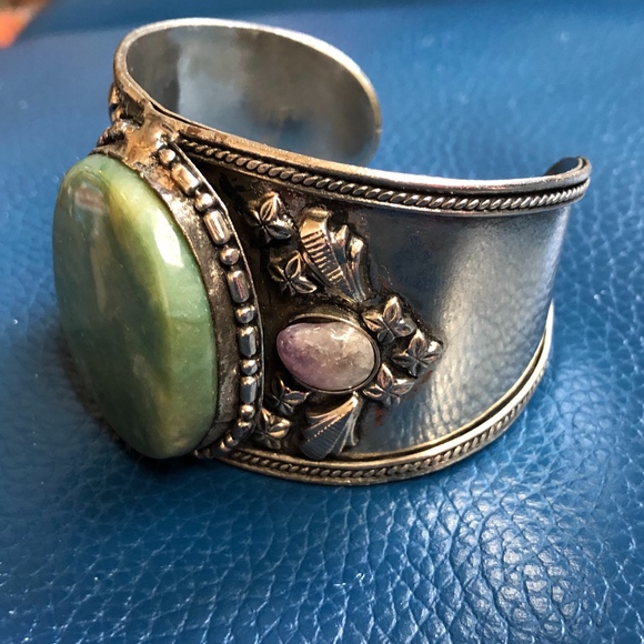Vintage cuff bracelet - Picture 7 of 8